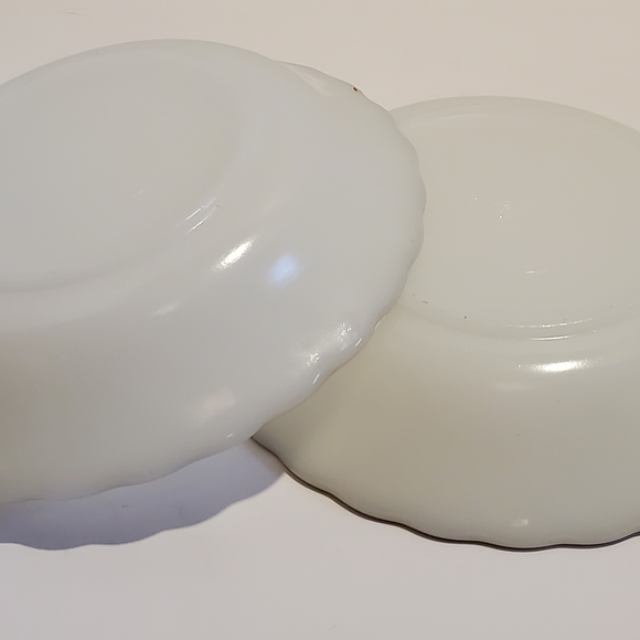 Set Of 2 Vintage Fire King Glass Golden Shell Soup/Salad Bowls | 22K Gold Trim - Picture 2 of 15